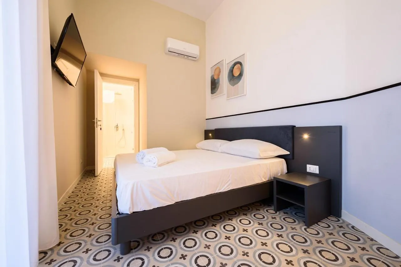 Maria Theresa Rooms & Garden Naples Apartment