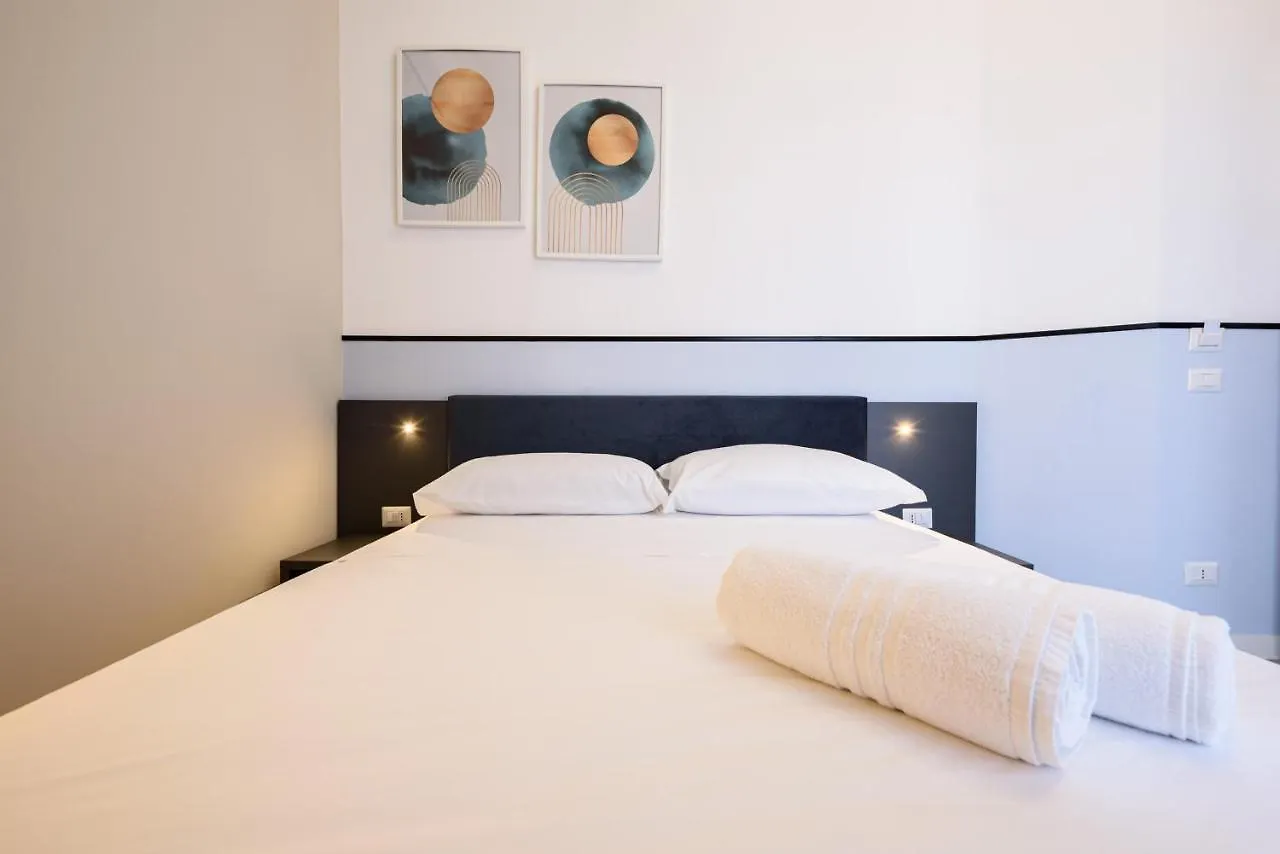 Apartment Maria Theresa Rooms & Garden Naples Italy
